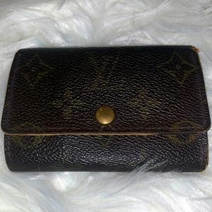 Authentic Louis Vuitton, keyholder